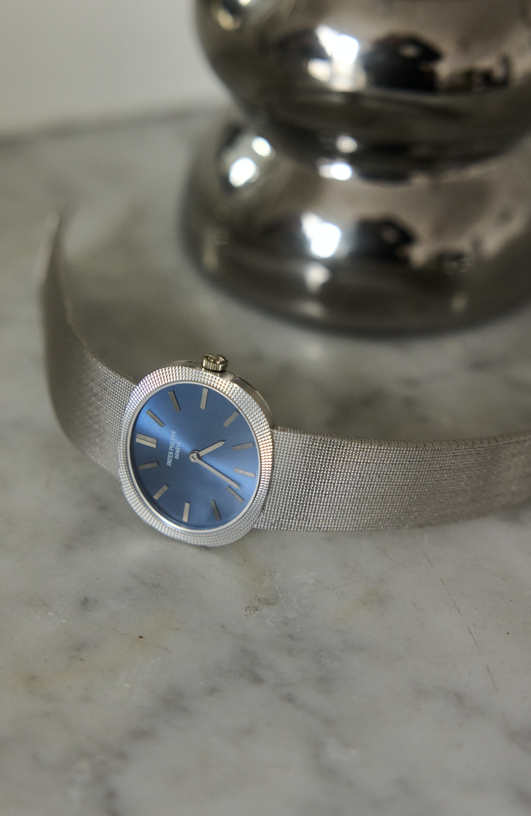 Patek Philippe – Clou de Paris – White Gold & Blue (alternate view)