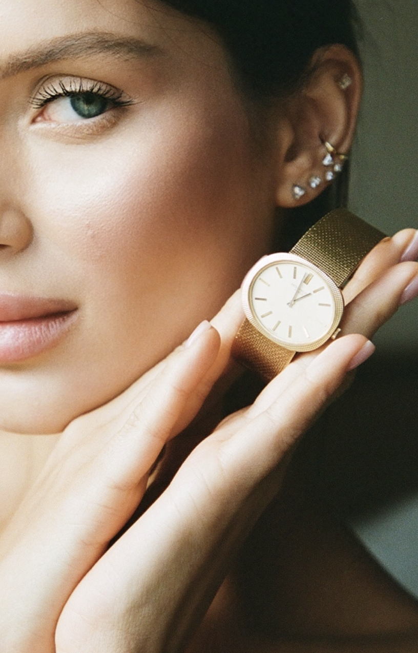 Patek Philippe – Clou de Paris – Yellow Gold (alternate view)